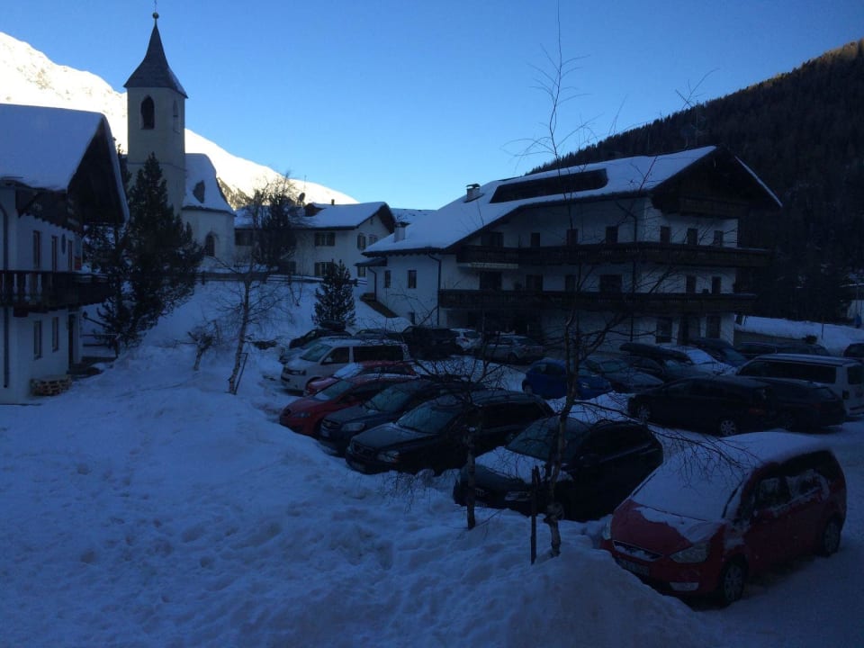 Parkplatz vor dem Hotel Parc Hotel