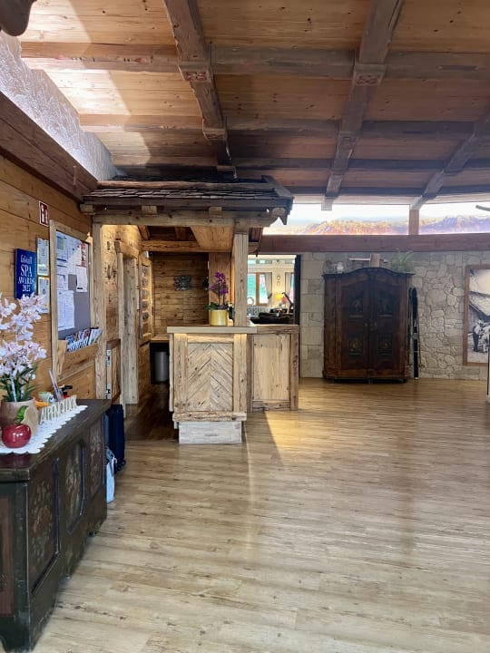 Lobby Alm- & Wellnesshotel Alpenhof