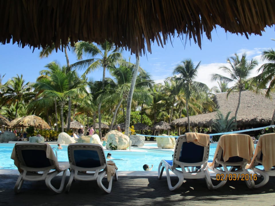 Am pool Playabachata Hotel