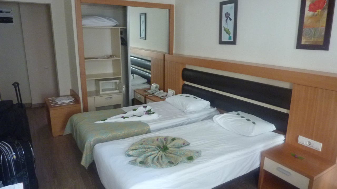 Ankunft im Zimmer Crystal Flora Pearl Collection