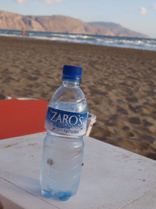 Zaros Sprudel am Strand Eliros Mare