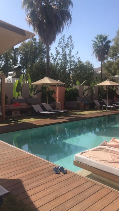 Pool Pilot Amphora Boutique Hotel