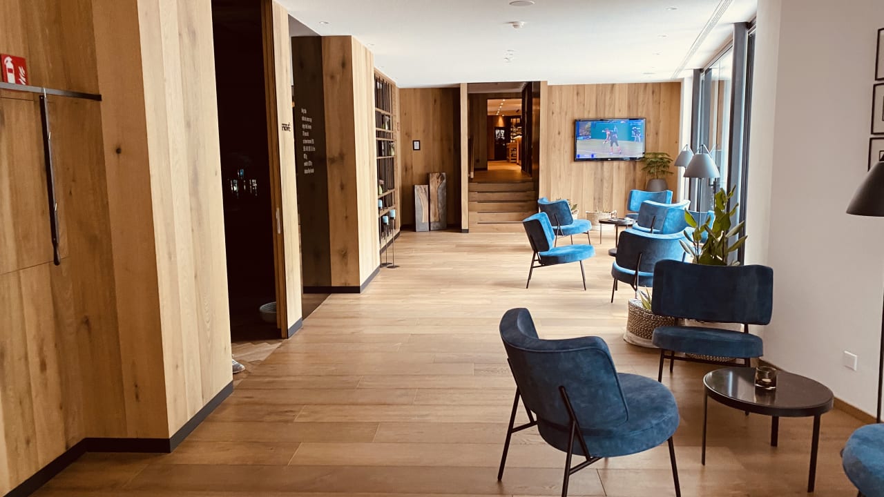 Lobby Linder Cycling Hotel
