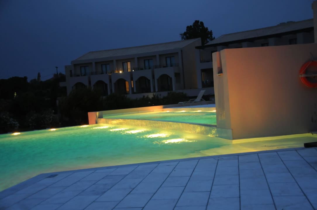 Basen Atlantica Eleon Grand Resort, Tragaki