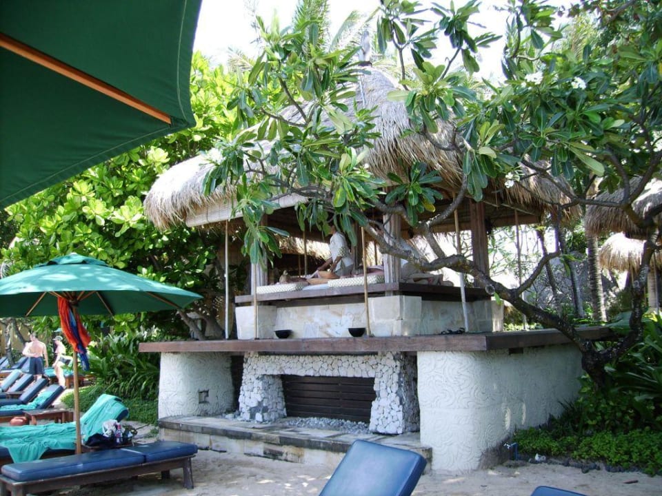 Massage am Strand Novotel Bali Benoa Hotel