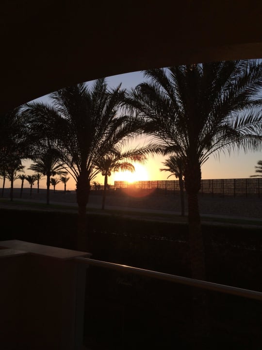 Sonnenuntergang vom Zimmer aus gesehen Premier Le Reve Hotel & Spa
