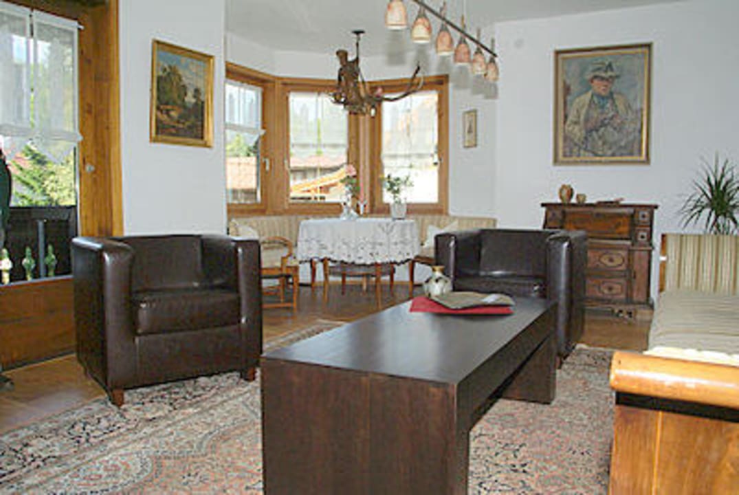 Wohnzimmer mit Erker FEWO Sonnenstrasse