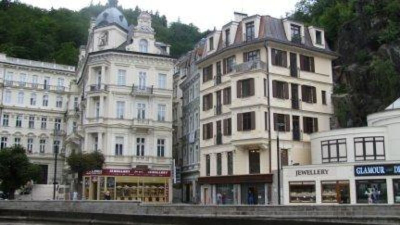 Улочка Марианска где расположен Zlaty Sloup Hotel Zlatý Sloup