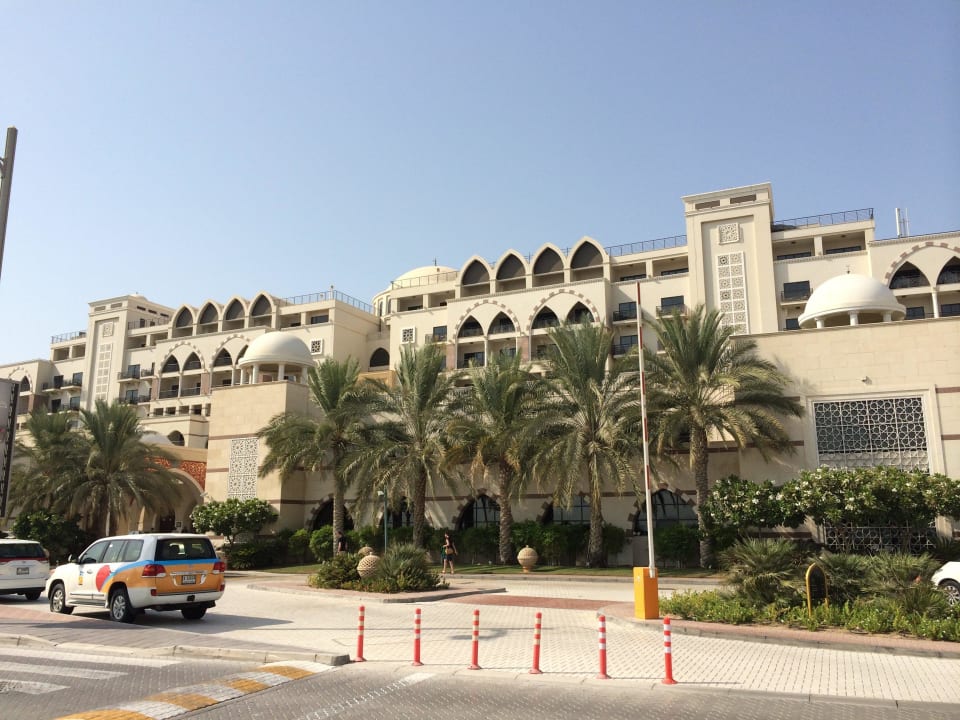 Hoteleingang / Zimmer Kategorie Seaview Jumeirah Zabeel Saray