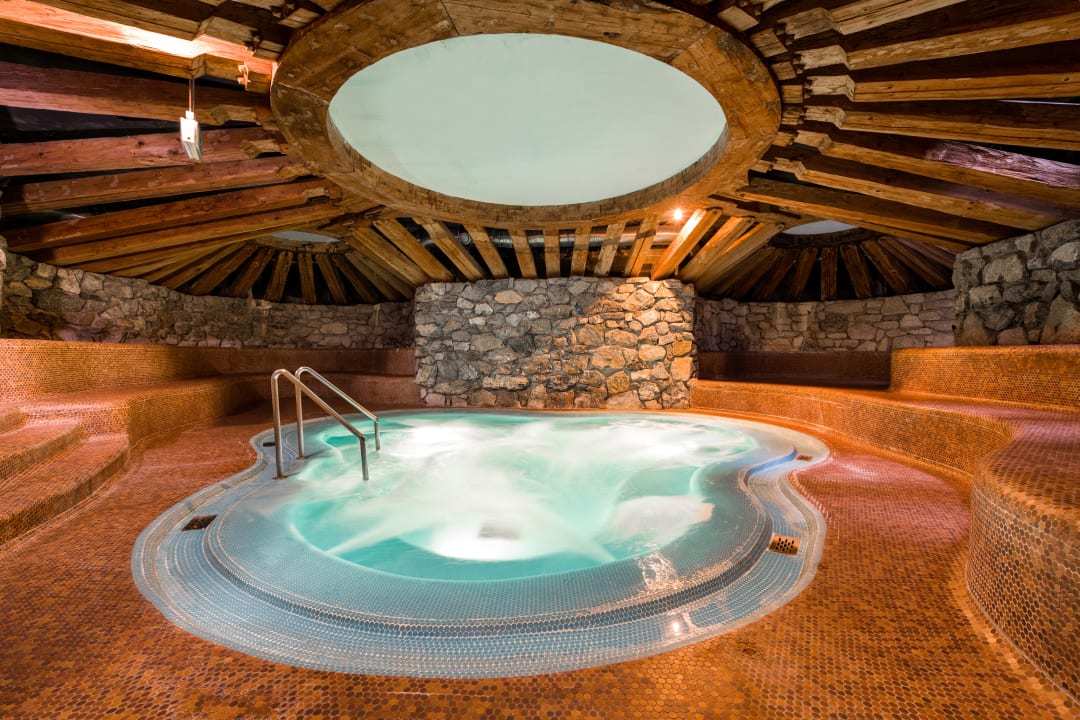 Pool Wellnesshotel ...liebes Rot-Flüh