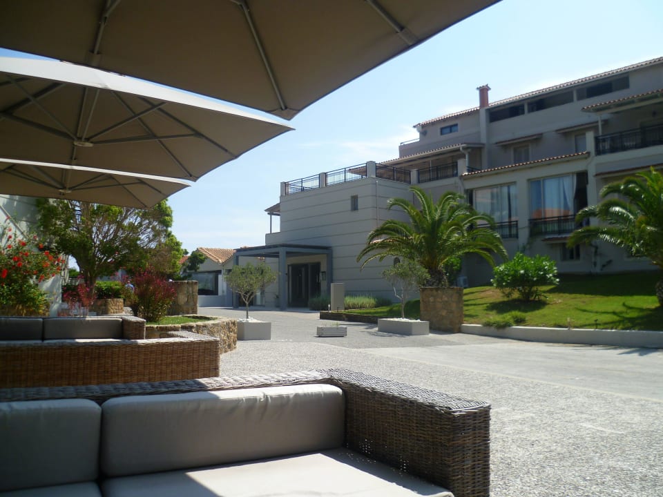 Gemütliche Sitzecke The Bay Hotel & Suites