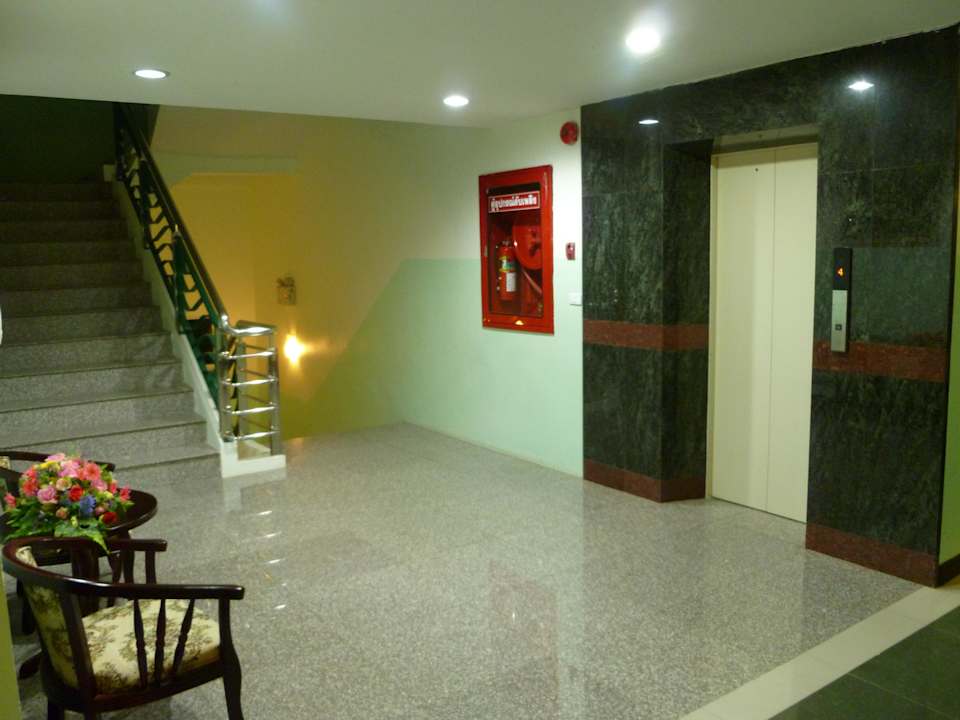 Treppe mit Fahrstuhl Hotel The Green Park