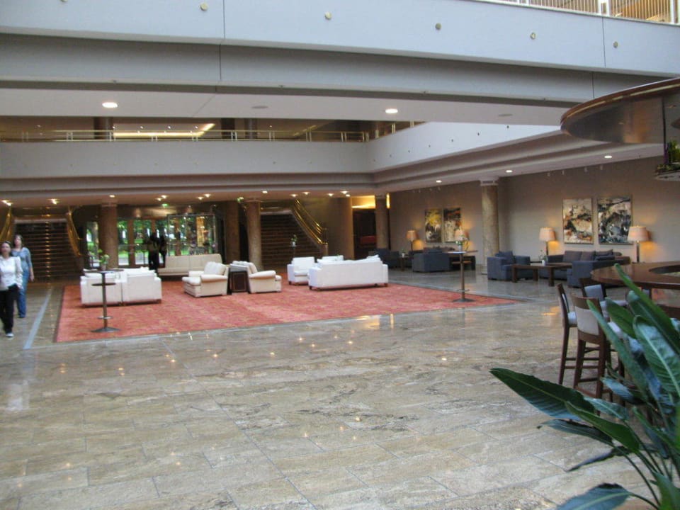 Sitzlandschaft im Eingangsbereich Grand Elysée Hamburg