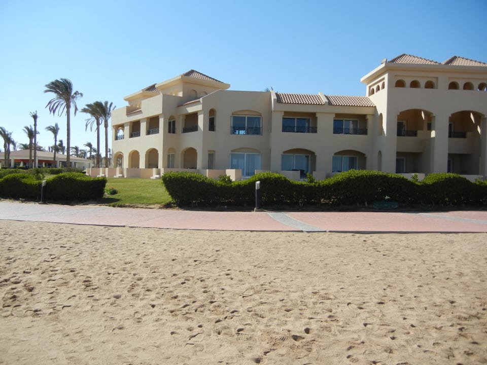 Blick auf einen Teil der Anlage die Meerblick hat Cleopatra Luxury Resort Makadi Bay