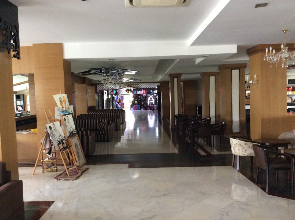 Lobby Seaden Corolla Hotel