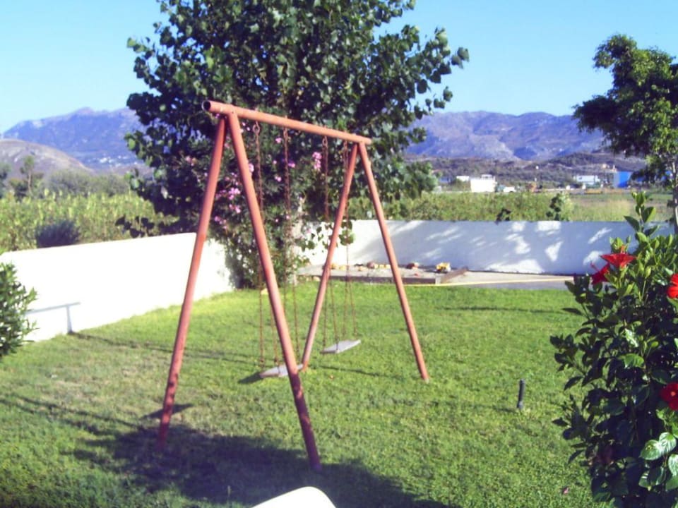 Kinderspielplatz am Pool Hotel Hermes