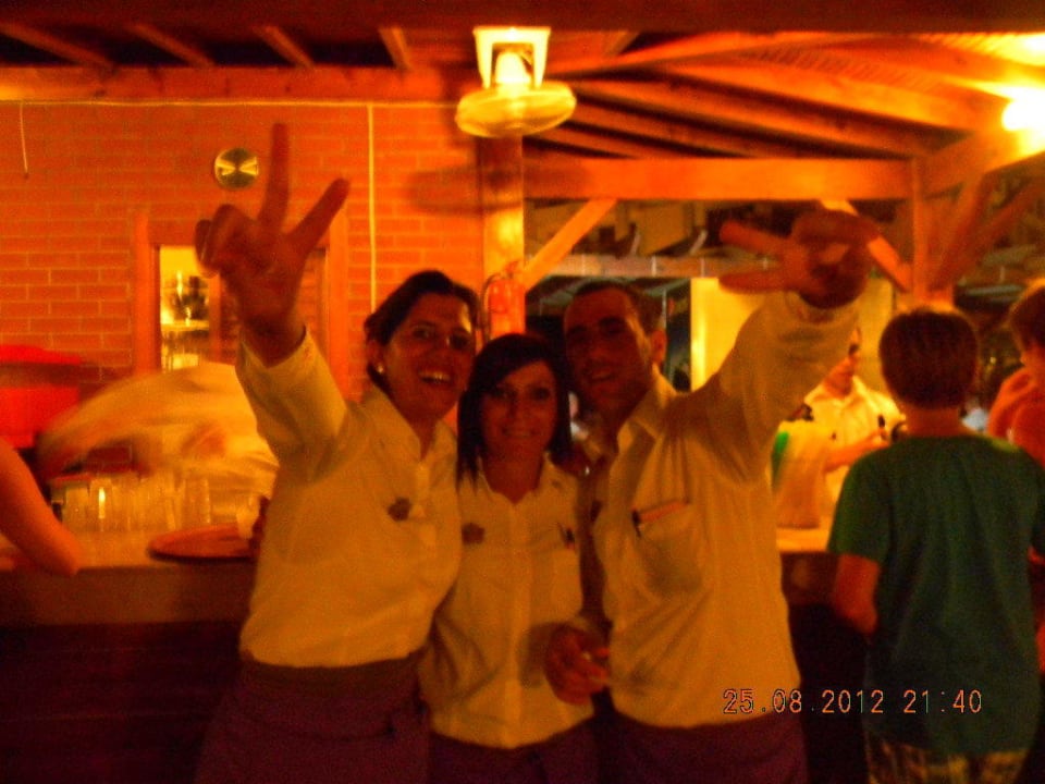 The people who are working in the swimmingpool Diamond Excellence Resort & Spa