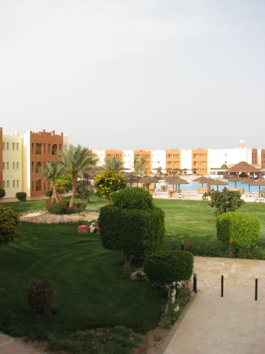Территория отеля SUNRISE Royal Makadi Resort