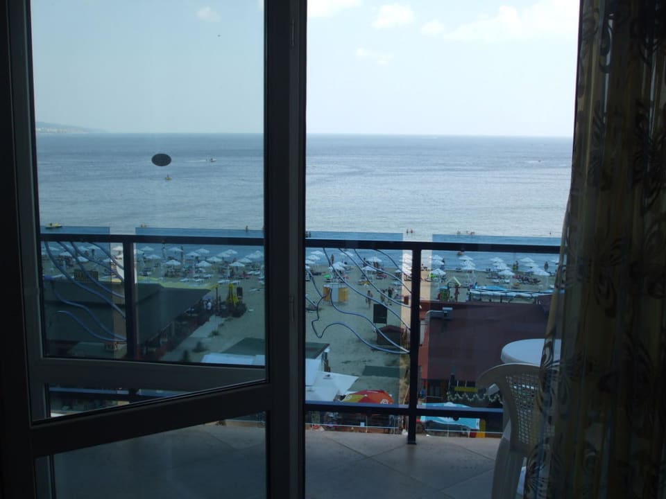 Sicht vom Balkon Hotel Glarus Beach