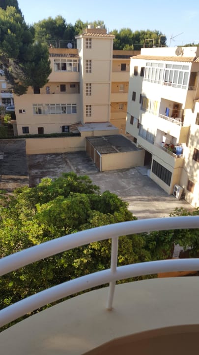 Blick auf ein Wohnhaus Prinsotel La Pineda