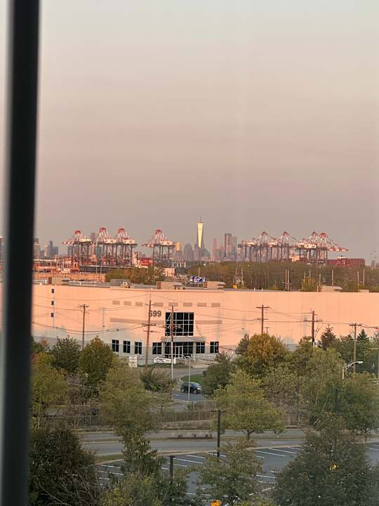 Ausblick Hampton Inn & Suites By Hilton- Newark Airport Elizabeth