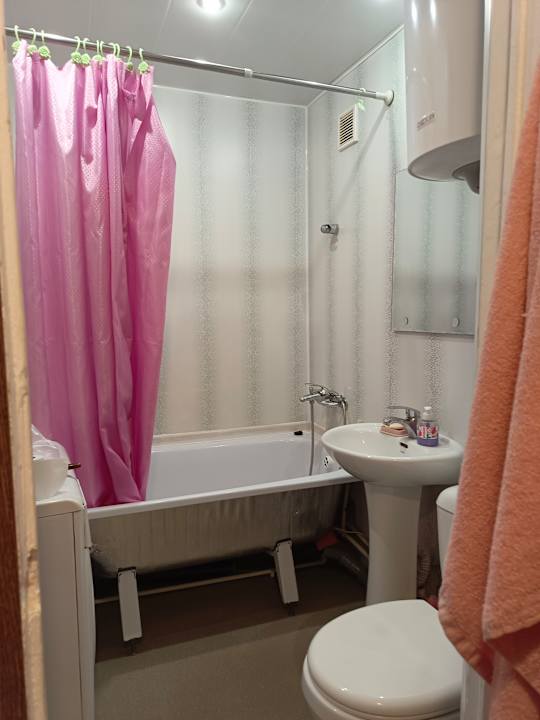 Sonstiges Dostupnaya dvushka na 4 cheloveka 13 Flat