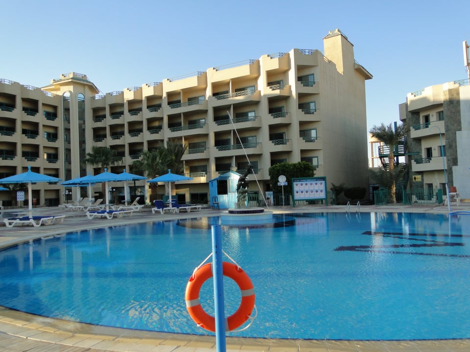 Pool Moreno Horizon Spa & Resort