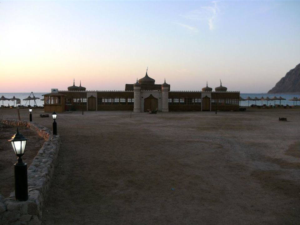 Stranddiskothek am Morgen Happy Life Village