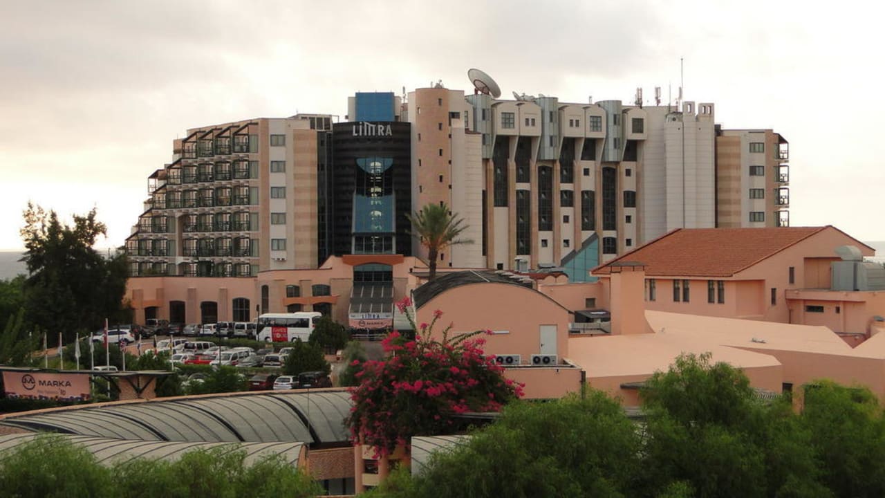 Strassenansicht Limak Limra Hotel & Resort