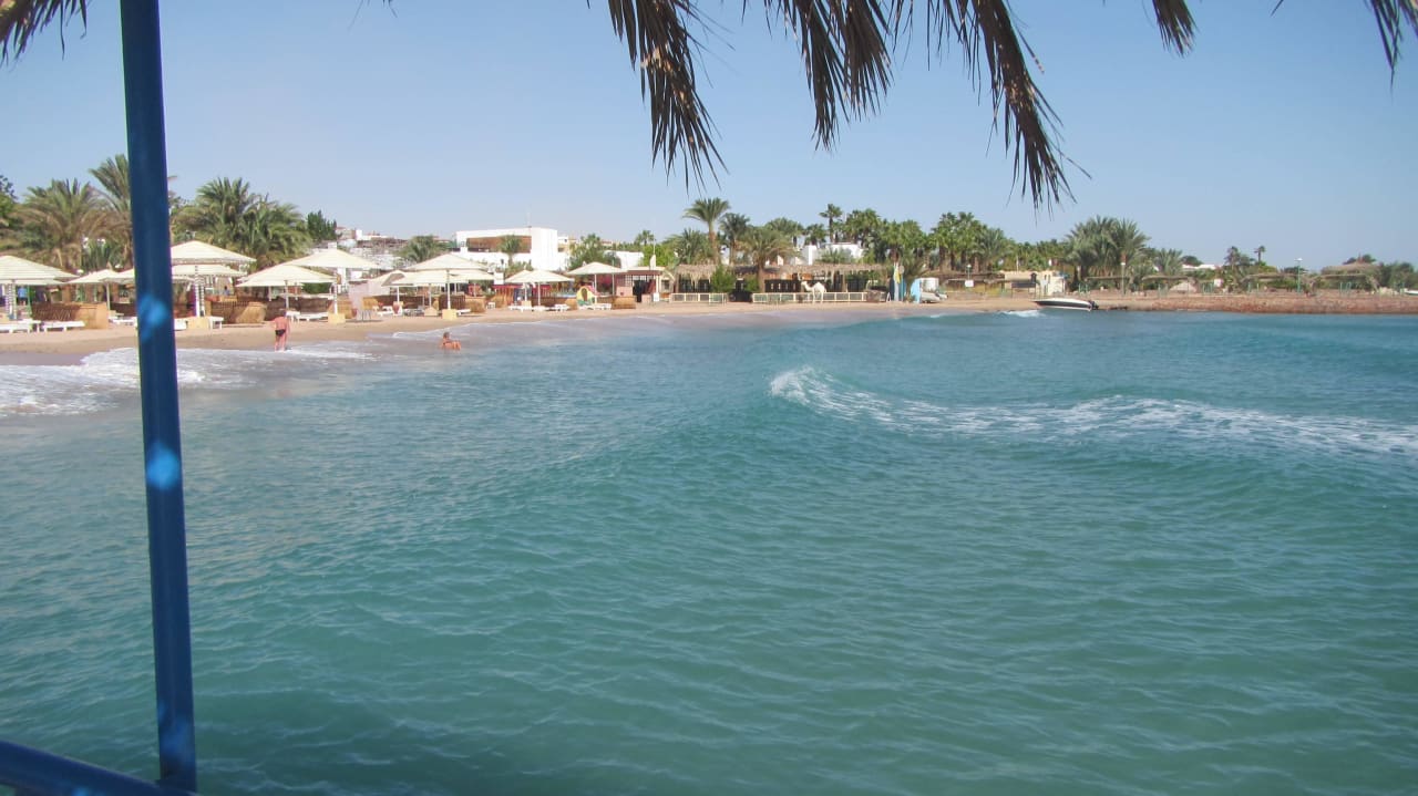 Strand von der Brücke Menaville Safaga