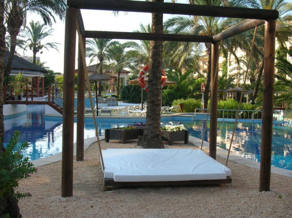 Relaxschaukel am Pool Prinsotel La Dorada