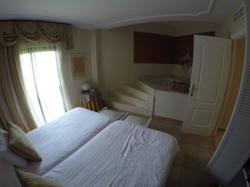 Schlafbereich Zimmer 1214 Lago Garden