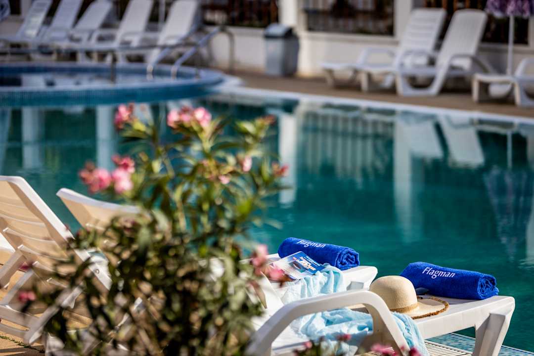 Pool Hotel Flagman
