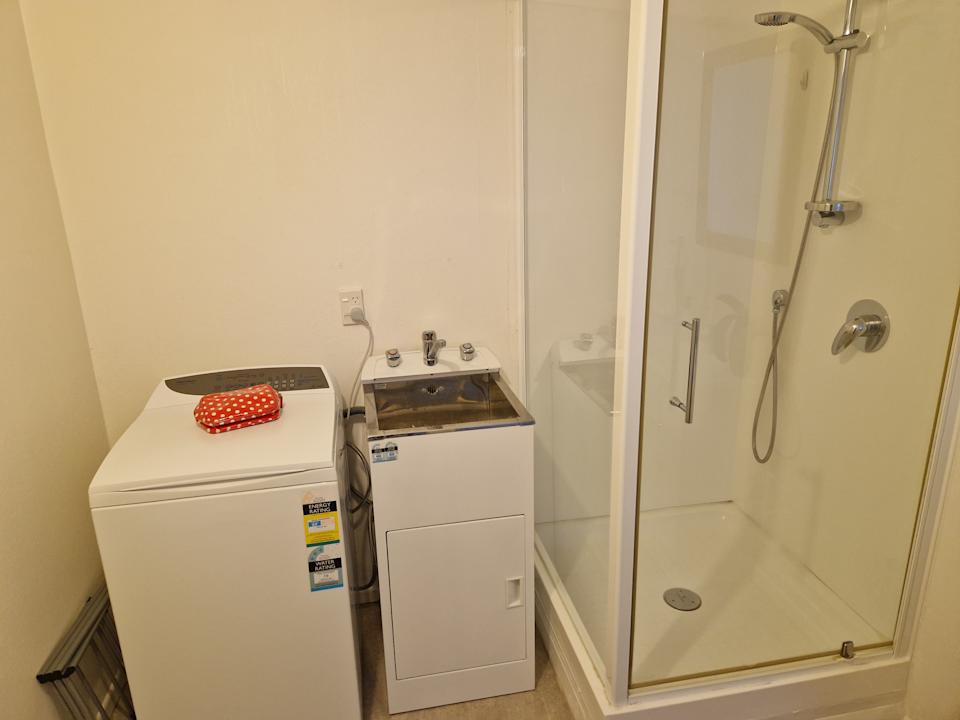 Zimmer Skyline Haven - Entire Apartment - Free Parking, Espresso, Netflix - 15m to CBD, Stadium, Ferry