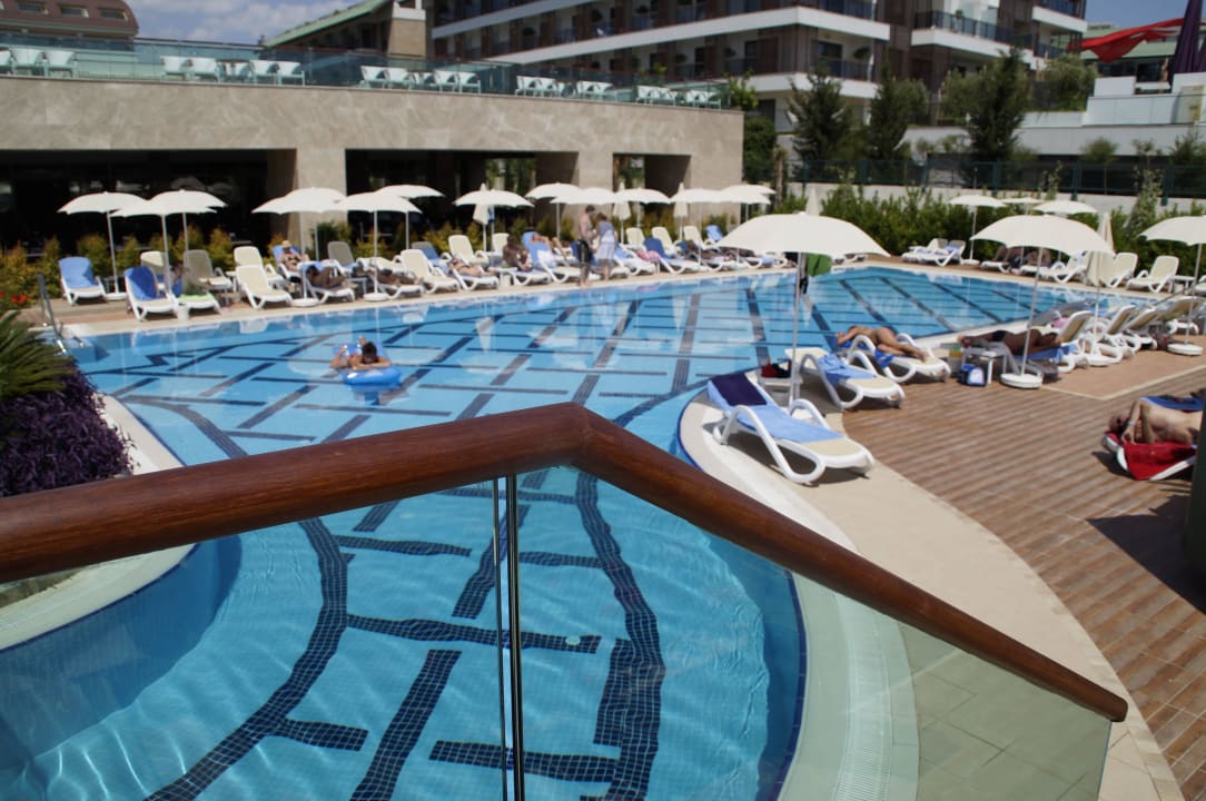 Gepflegter Poolbereich Sentido Trendy Verbena Beach