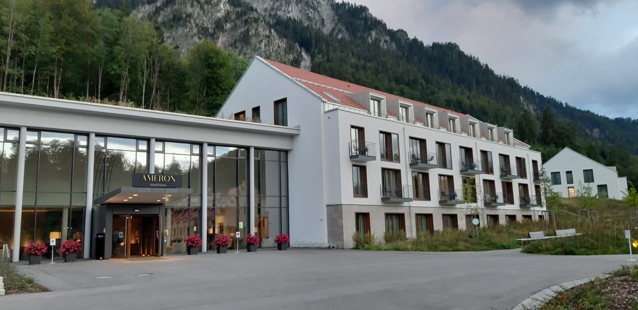Außenansicht AMERON Neuschwanstein Alpsee Resort & Spa