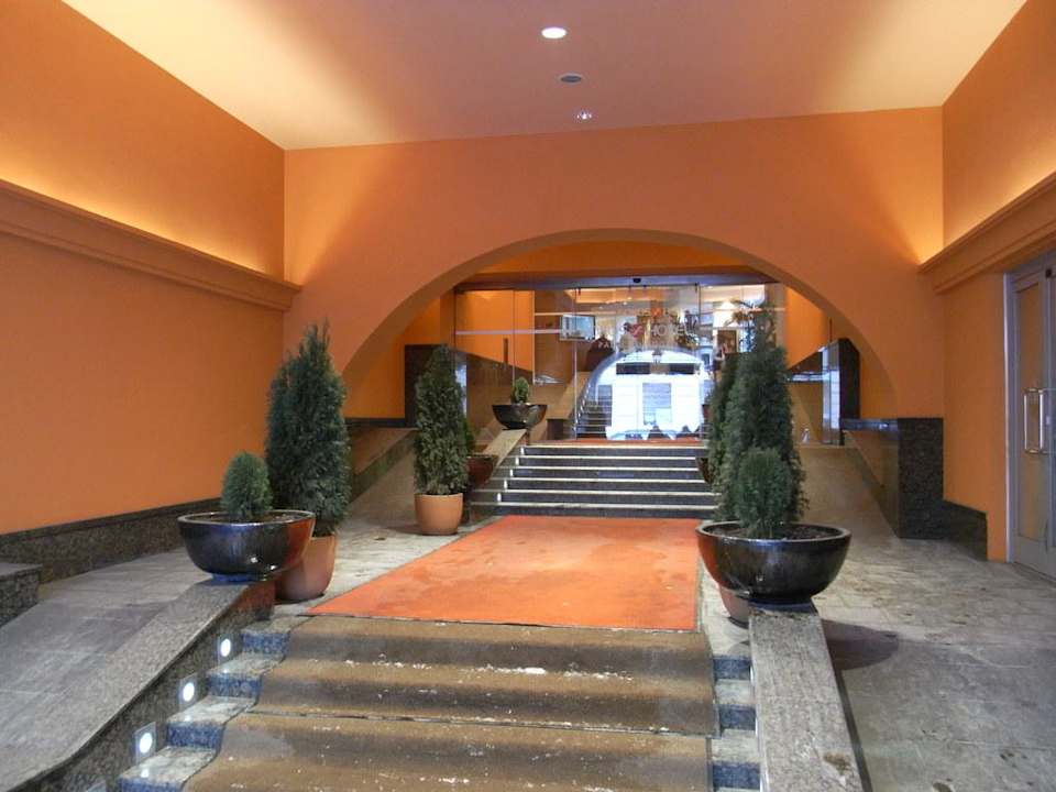 Hoteleingang Sokos Hotel Palace Bridge