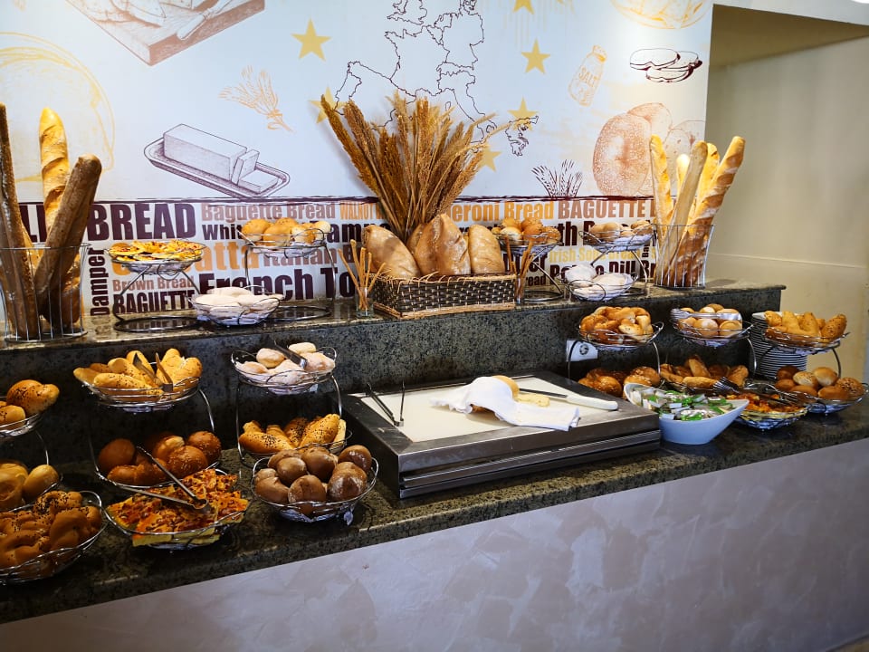 Gastro Three Corners Sea Beach Resort