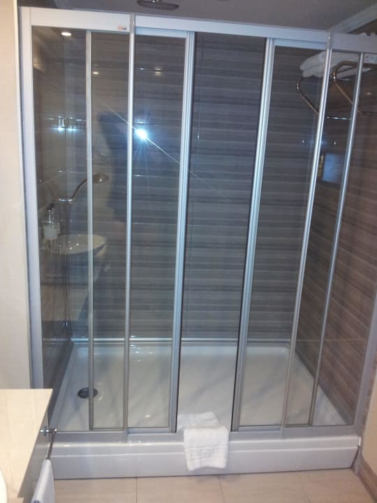 Große Dusche Hotel Delphin Imperial