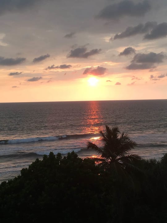 Sonnenuntergang vom Balkon aus gesehen  Turyaa Kalutara