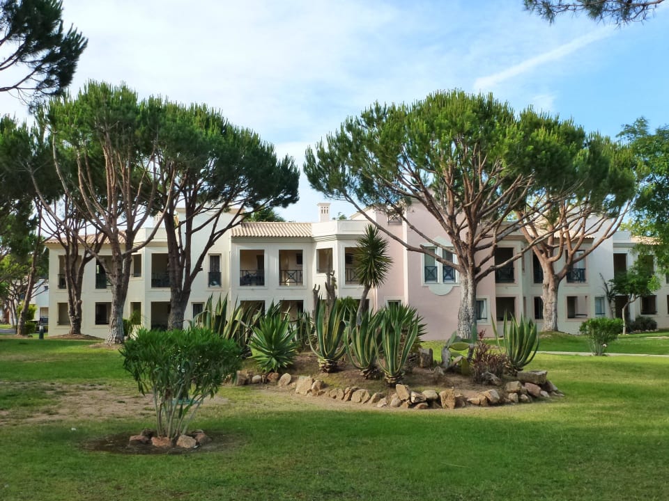 Udržované okolí apartmánů AP Adriana Beach Resort