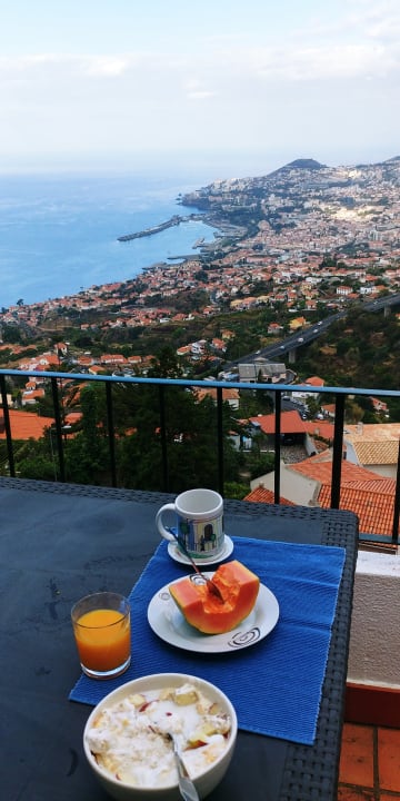 Ausblick Apartamento Charmoso no Funchal, com grande Jardim e Vista Esplêndida