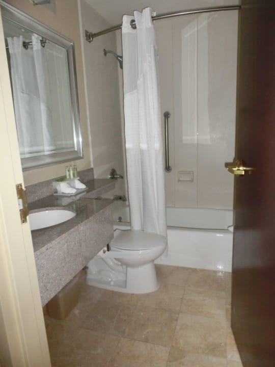 Bad Holiday Inn Express New York JFK Airport Area