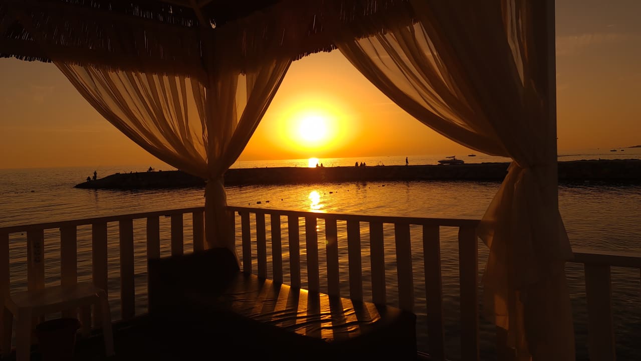 Strand Aria Resort & Spa