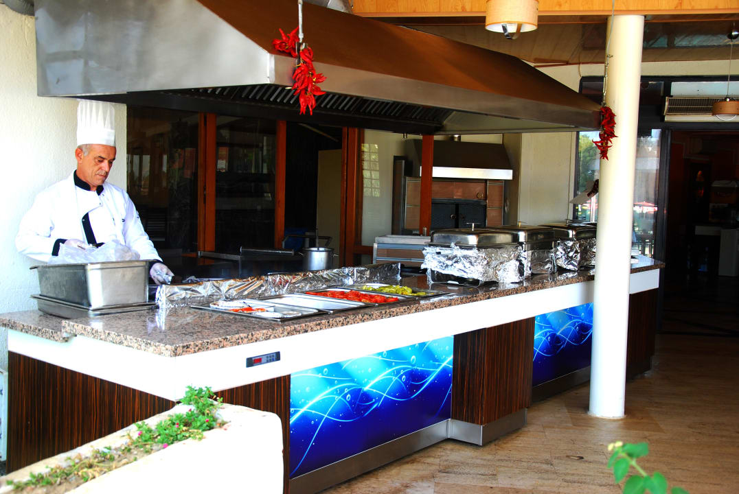 Büffet warme Hauptspeisen MC Beach Park Resort Hotel