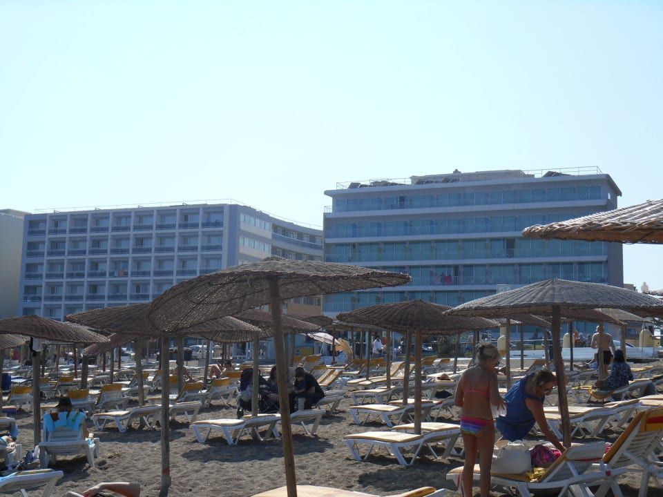 Ausblick vom Strand zum Hotel Ibiscus Hotel Rhodos