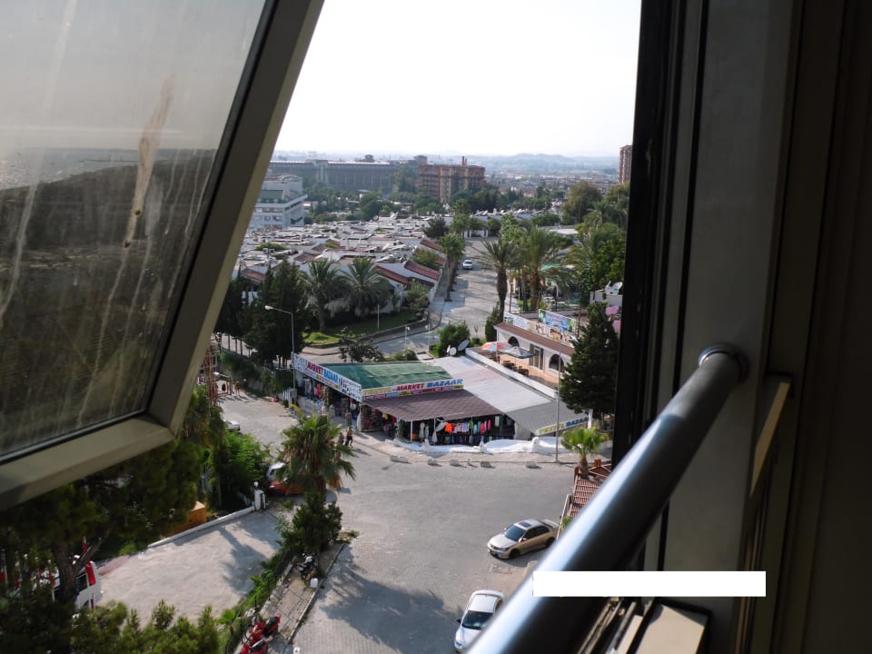 Ausblick auf dem Weg zum Strand und die Geschäfte Side Alegria Hotel & Spa - Adults only +16