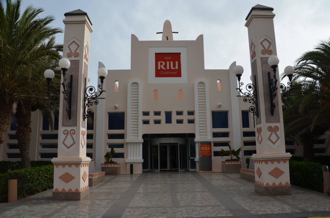 Eingang Riu Funana Hotel Riu Cabo Verde