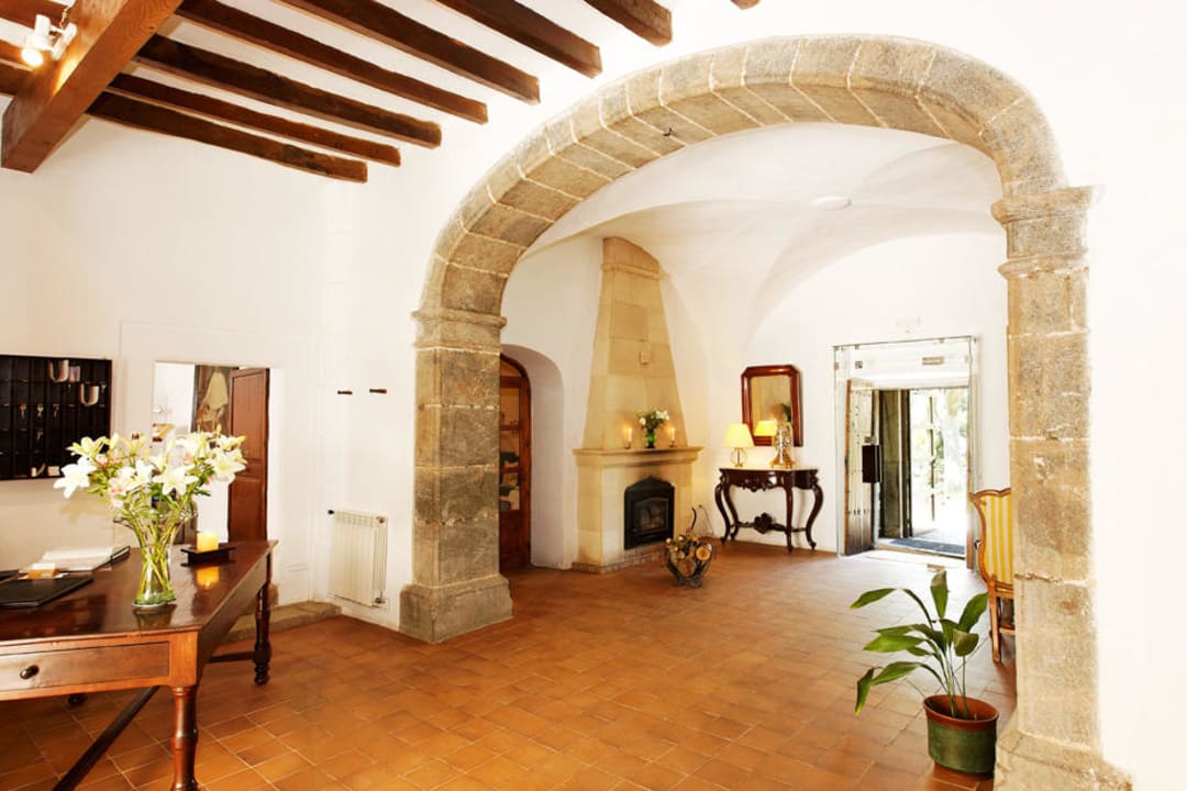 Recepción-Arco L'Hermitage Hotel & Spa