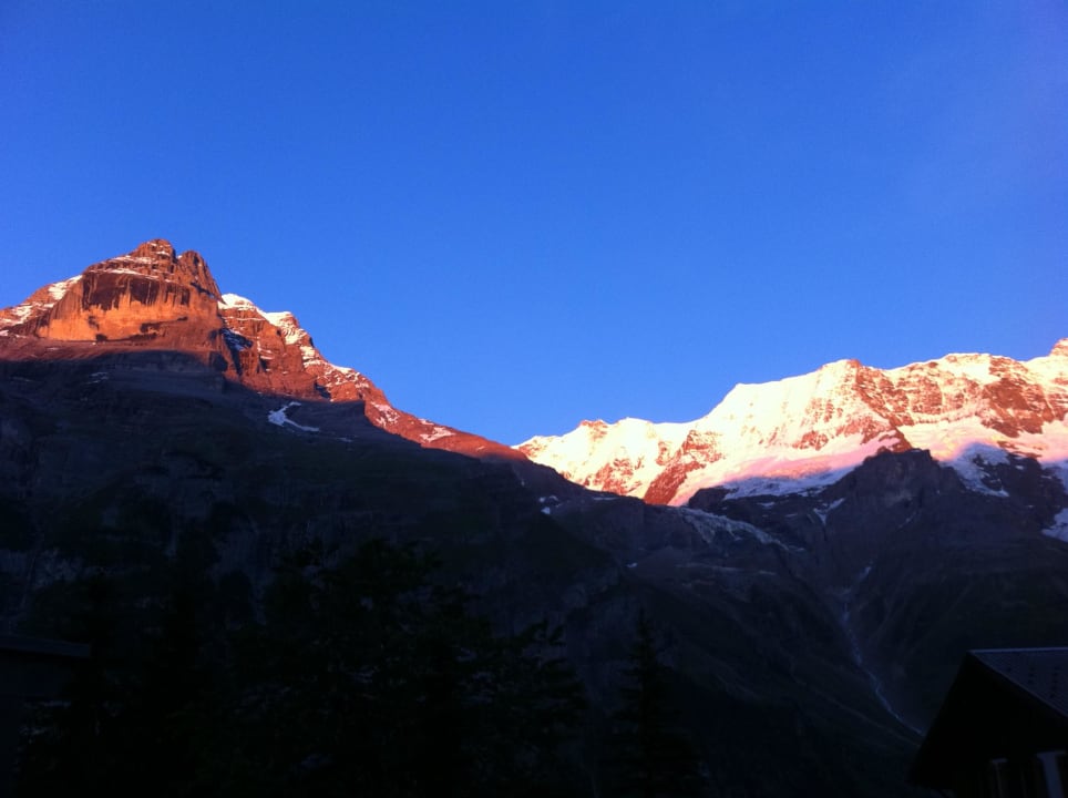 Abendrot Ausblick vom Mehrbettzimmer  Esther's Guesthouse